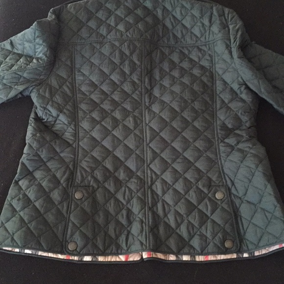 SOLD💝 BURBERRY quilted lightweight jacket. - Picture 6 of 8
